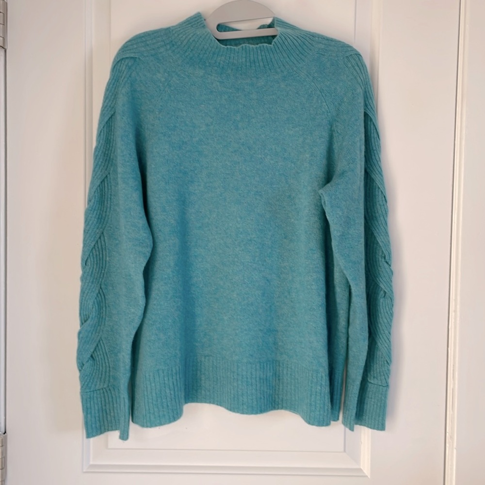 C By Bloomingdale’s Cashmere Sweater - M